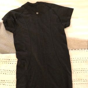 Lululemon swiftly tech short sleeve